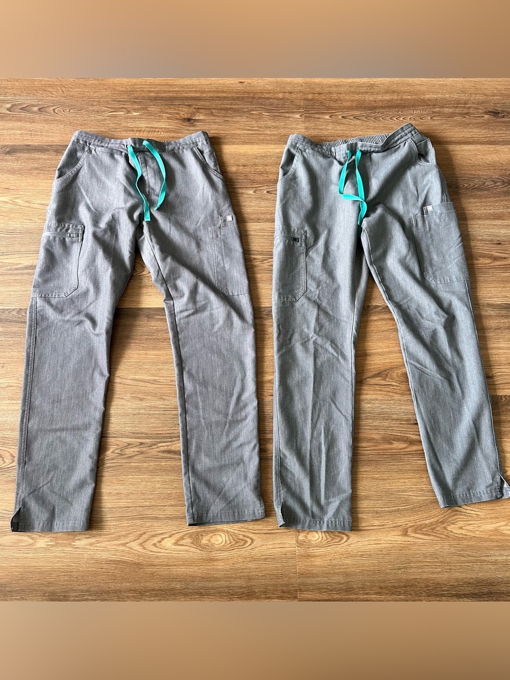 Figs Womens Yola Small Skinny Fit Scrub Pant Graphite Gray Mid Rise Set of 2‎